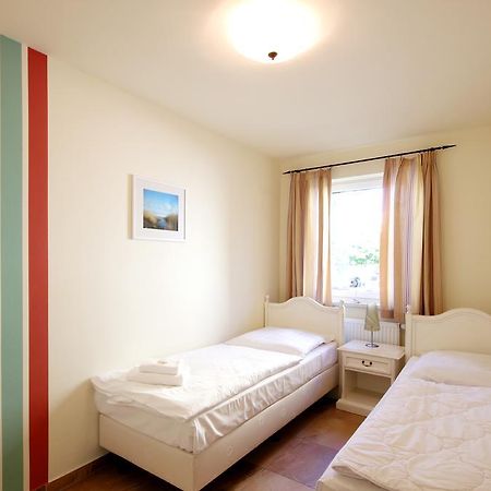 Apartmenthaus Hus Uebi By Rujana 宾茨 外观 照片
