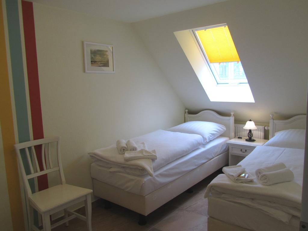 Apartmenthaus Hus Uebi By Rujana 宾茨 客房 照片