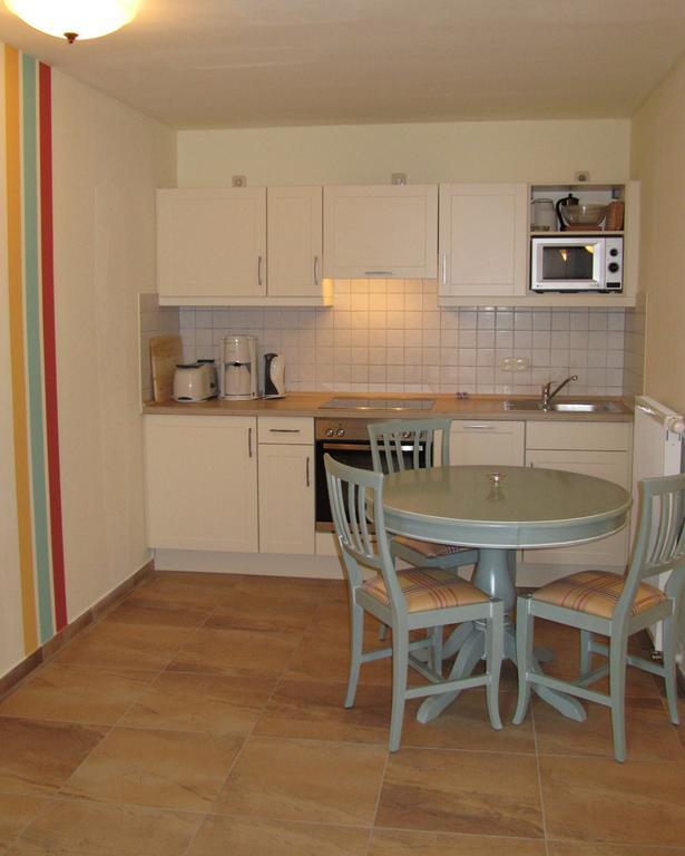 Apartmenthaus Hus Uebi By Rujana 宾茨 客房 照片